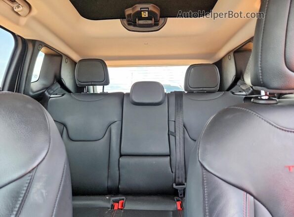 ZACNJBC11LPL79542 2020 JEEP RENEGADE White Հետևի նստատեղերի տեսք