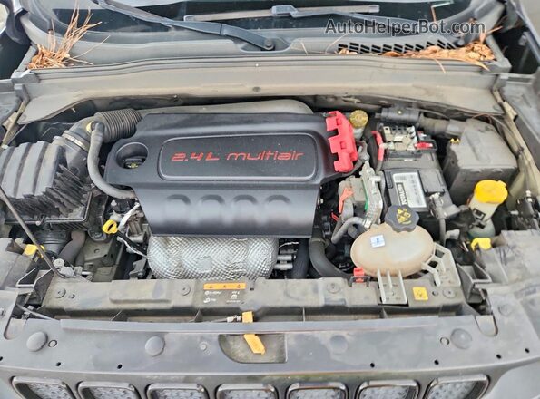 ZACNJCAB2MPM28623 2021 JEEP RENEGADE Black Engine compartment view