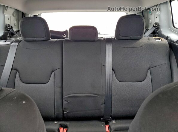 ZACNJDA12NPN51708 2022 JEEP RENEGADE White უკანა სავარძლების ხედი