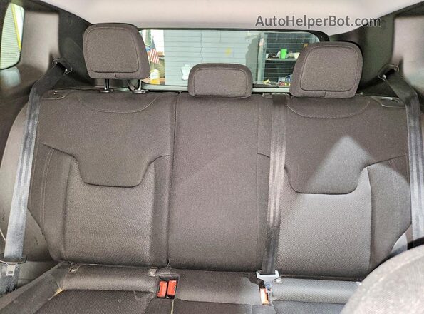 ZACNJDAB2MPM94885 2021 JEEP RENEGADE Gray Rear seats view