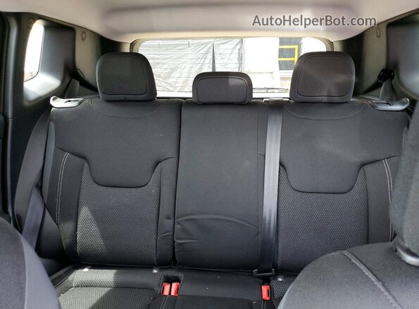 ZACNJDB10PPP39208 2023 JEEP RENEGADE Черный Вид задних сидений