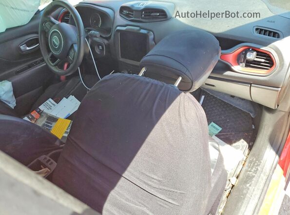 ZACNJDB12NPN38553 2022 JEEP RENEGADE Red Вид панелі приладів