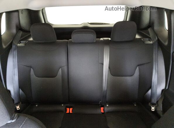 ZACNJDB12PPP68158 2023 JEEP RENEGADE White უკანა სავარძლების ხედი