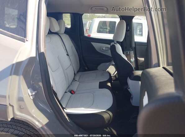 ZACNJDB13NPN63087 2022 JEEP RENEGADE Gray Widok naklejki z numerem VIN