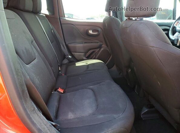 ZACNJDB14PPP62877 2023 JEEP RENEGADE Красный Вид задней части салона