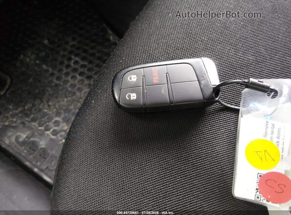 ZACNJDB15PPP70678 2023 JEEP RENEGADE Черный Вид панели приборов