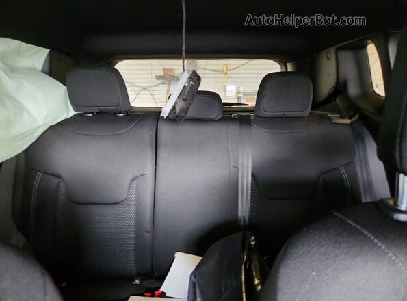 ZACNJDE14NPN58850 2022 JEEP RENEGADE Gray Rear seats view