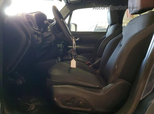 ZACNJDE17NPN96542 2022 JEEP RENEGADE Gray Front interior view