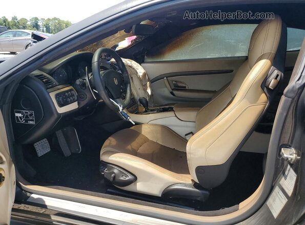 ZAM45VLA5H0221072 2017 MASERATI GRANTURISM Black წინა სალონის ხედი