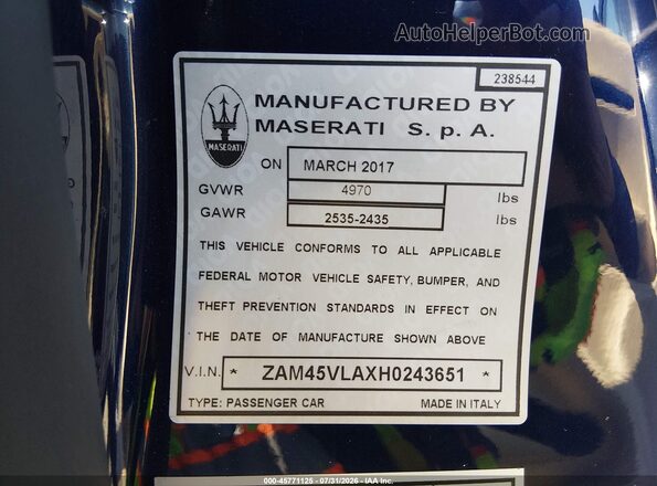 ZAM45VLAXH0243651 2017 MASERATI GRANTURISM Dark Blue Widok komory silnika