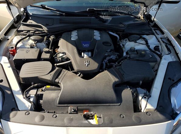 ZAM56RRA3H1206029 2017 MASERATI QUATTROPOR Белый Вид задней части салона