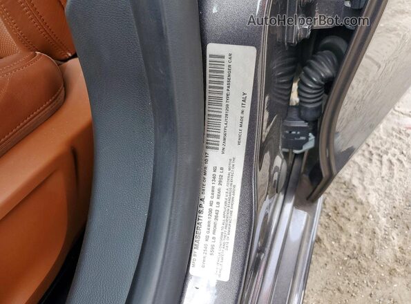 ZAM56YPL4J1281259 2018 MASERATI QUATTROPOR Gray Engine compartment view
