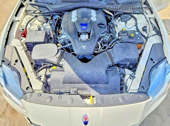 ZAM56YRA0K1314707 2019 MASERATI QUATTROPOR White Vista interior trasera