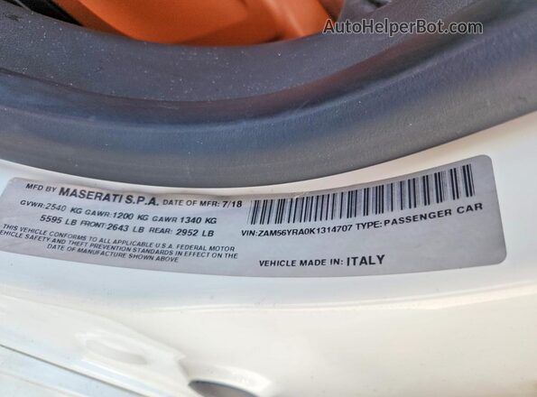 ZAM56YRA0K1314707 2019 MASERATI QUATTROPOR White Vista del compartimento del motor