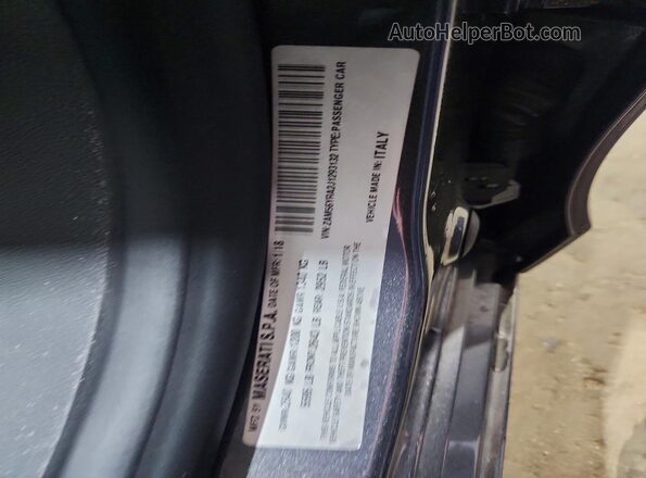 ZAM56YRA2J1293132 2018 MASERATI QUATTROPOR Gray Engine compartment view