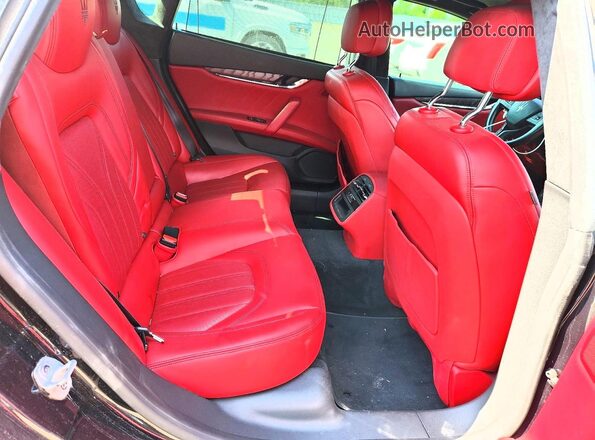ZAM56YRL5K1322254 2019 MASERATI QUATTROPOR Black Vista de los asientos traseros