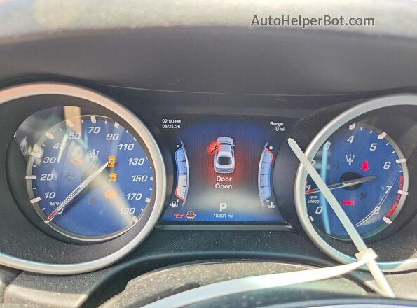 ZAM57RTAXG1185300 2016 MASERATI GHIBLI Red Սարքավորումների վահանակի տեսք
