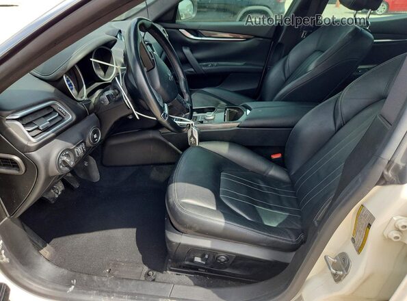 ZAM57XSA2K1314712 2019 MASERATI GHIBLI Белый Вид салона спереди