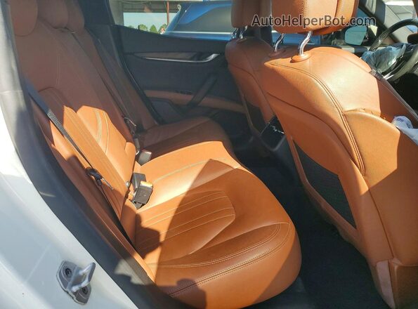ZAM57XSA4N1390713 2022 MASERATI GHIBLI White Vista de los asientos traseros