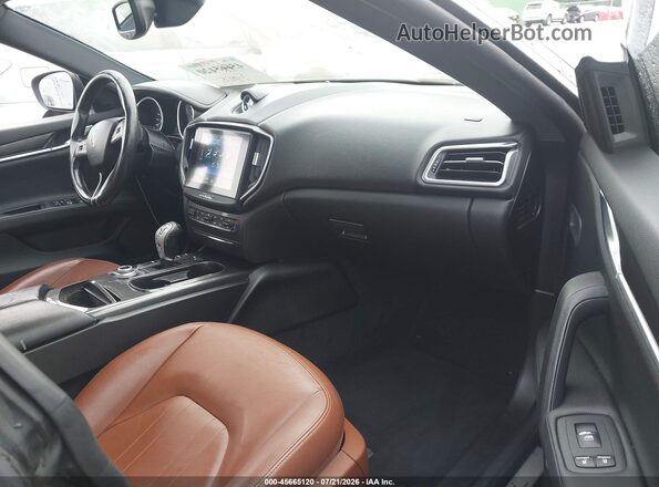 ZAM57XSA6J1300374 2018 MASERATI GHIBLI Черный Вид салона спереди