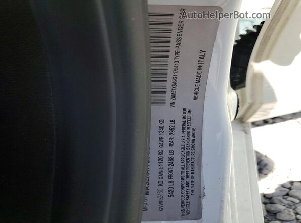 ZAM57XSA9G1175413 2016 MASERATI GHIBLI White Vista del compartimento del motor