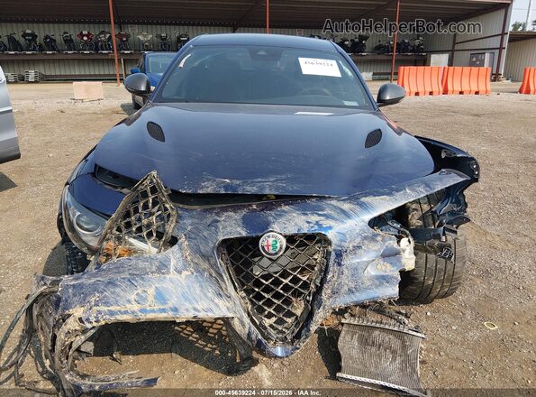 ZARFAEAV1J7590268 2018 ALFA ROMEO GIULIA Blue Rear interior view