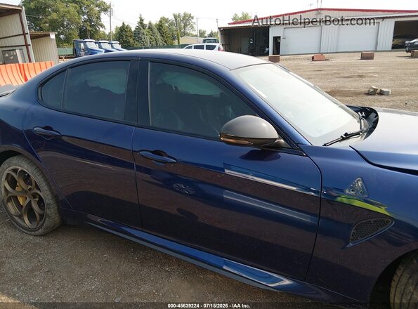 ZARFAEAV1J7590268 2018 ALFA ROMEO GIULIA Blue 360 interior view