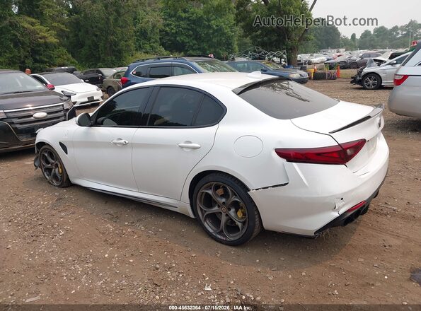 ZARFAEAV2H7544927 2017 ALFA ROMEO GIULIA Белый Панорамный вид салона 360°