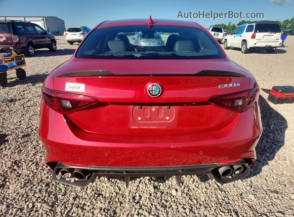 ZARFAEAV3J7570166 2018 ALFA ROMEO GIULIA Red Հետևի տեսք