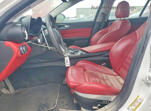 ZARFAECN2H7552183 2017 ALFA ROMEO GIULIA White Սալոնի դիմացի տեսք