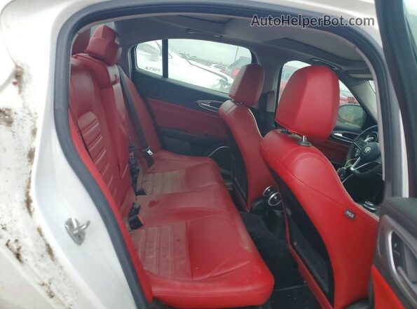 ZARFAECN2H7552183 2017 ALFA ROMEO GIULIA White Հետևի նստատեղերի տեսք