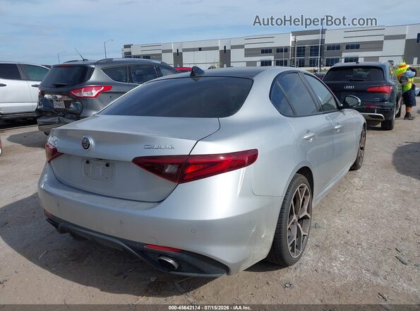 ZARFAECN3J7580788 2018 ALFA ROMEO GIULIA Серебряный Задняя правая четверть