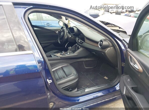 ZARFAECN3J7589183 2018 ALFA ROMEO GIULIA Синий Вид салона спереди