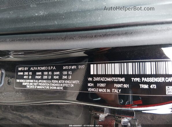 ZARFAECN4H7537846 2017 ALFA ROMEO GIULIA Black Engine compartment view