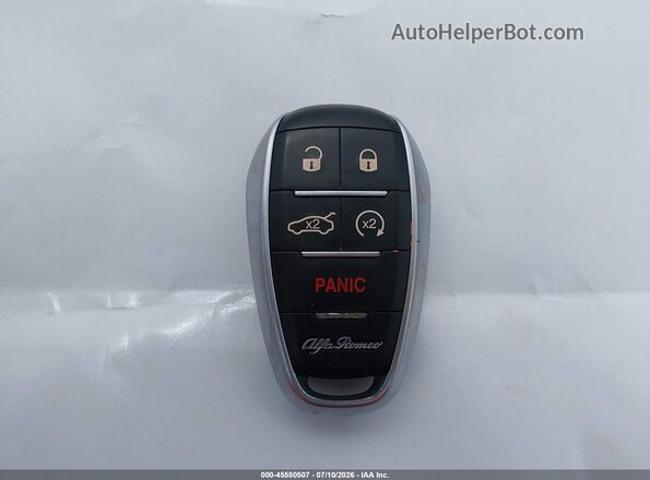 ZARFAECN4H7537846 2017 ALFA ROMEO GIULIA Black Dashboard view