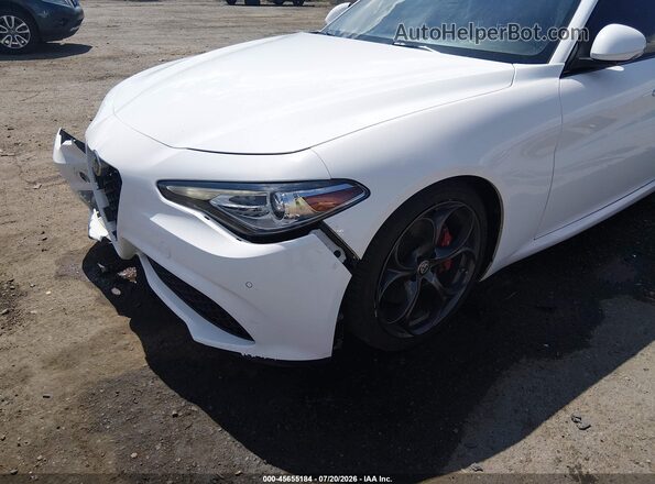 ZARFAECN4J7576197 2018 ALFA ROMEO GIULIA White Вид спереду