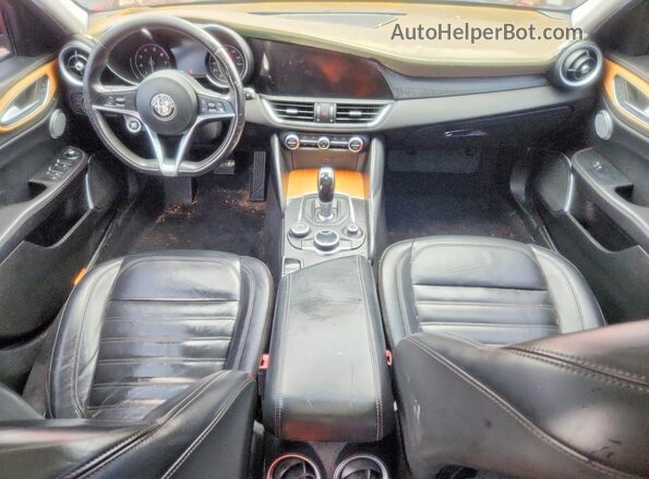 ZARFAECN5H7536818 2017 ALFA ROMEO GIULIA Red Առջևի վահանակի տեսք