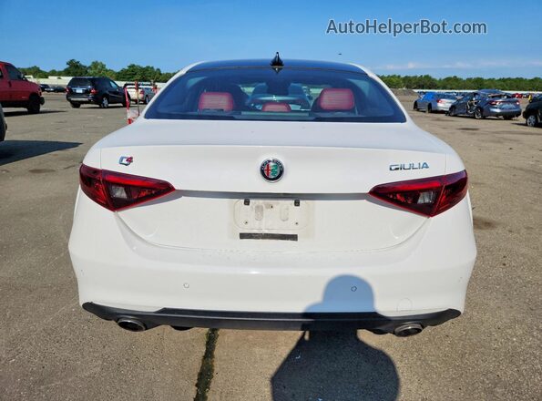 ZARFAEDN5J7597705 2018 ALFA ROMEO GIULIA White Հետևի տեսք
