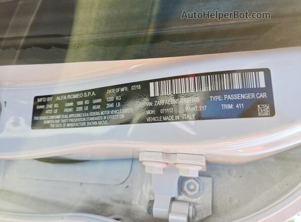 ZARFAEDN5J7597705 2018 ALFA ROMEO GIULIA White VIN կոդի պիտակի տեսք