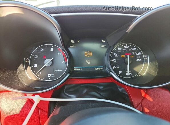 ZARFAEDN5J7597705 2018 ALFA ROMEO GIULIA White Սարքավորումների վահանակի տեսք