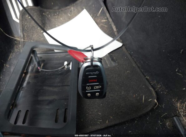 ZARFAEDNXH7540846 2017 ALFA ROMEO GIULIA Red Widok deski rozdzielczej