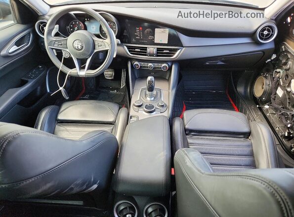 ZARFAEEN0J7597447 2018 ALFA ROMEO GIULIA Black Widok deski rozdzielczej