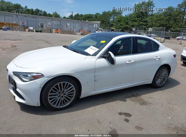 ZARFAEEN5J7569949 2018 ALFA ROMEO GIULIA White Front view