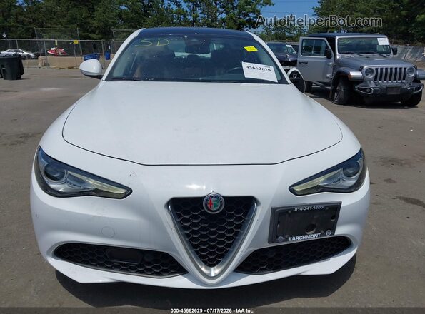 ZARFAEEN5J7569949 2018 ALFA ROMEO GIULIA White Instrument cluster view