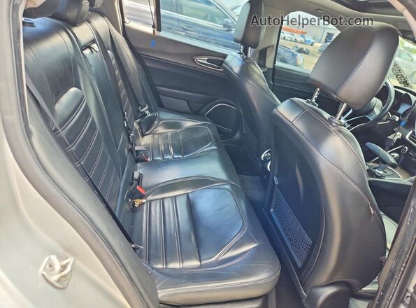 ZARFAEEN6H7546545 2017 ALFA ROMEO GIULIA Gray Հետևի նստատեղերի տեսք
