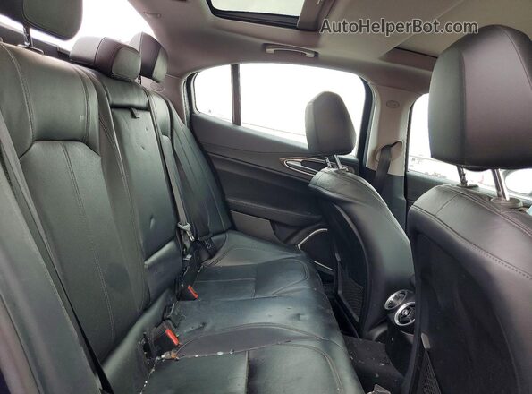 ZARFAEEN9H7552730 2017 ALFA ROMEO GIULIA Blue Rear seats view