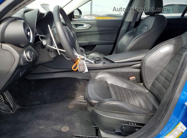ZARFAEEN9J7589847 2018 ALFA ROMEO GIULIA Blue Вид салону спереду