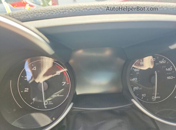 ZARFAMAN0N7662870 2022 ALFA ROMEO GIULIA Red ხელსაწყოთა პანელის ხედი