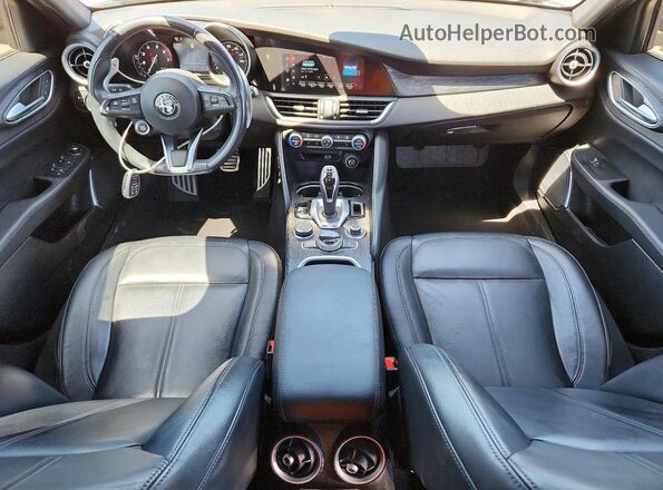 ZARFAMAN2N7654057 2022 ALFA ROMEO GIULIA Серебряный Вид панели приборов