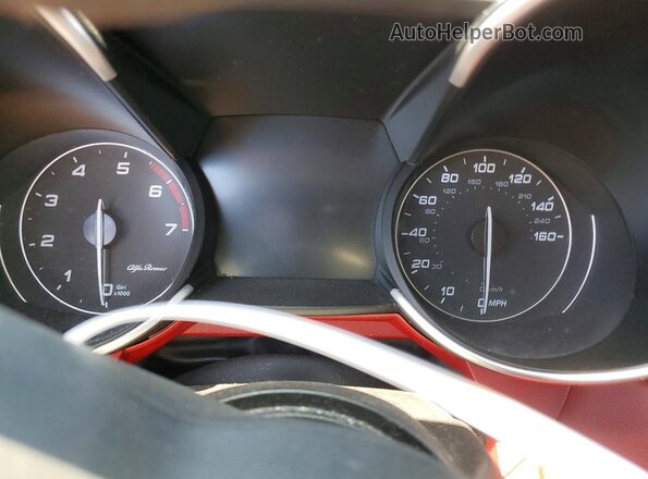 ZARFAMAN3L7634302 2020 ALFA ROMEO GIULIA White Widok zestawu wskaźników